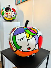 Charger l'image dans la galerie, Benedicto, Pomme LOVE, 2026