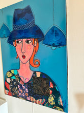 Charger l&#39;image dans la galerie, Simsa, Buste au chapeau bleu, 2025

