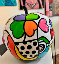 Charger l'image dans la galerie, Benedicto, Pomme Coeur, 2026
